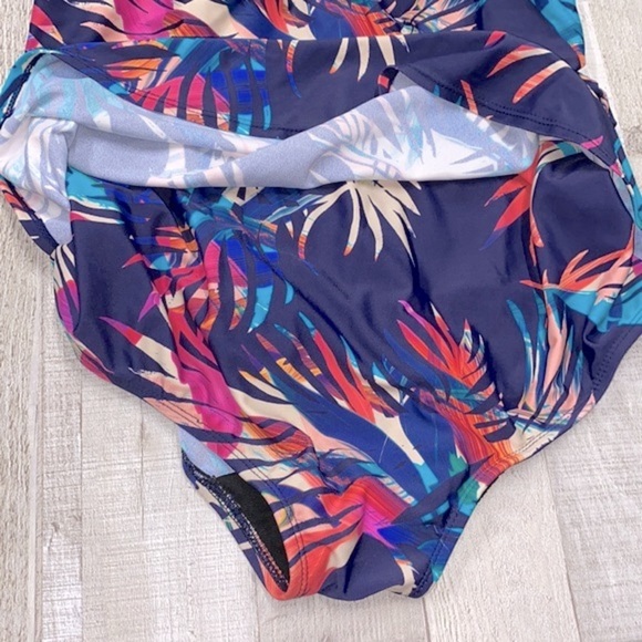 Swimsuits for All plus size 18 swimsuit tropical floral print - Picture 3 of 8